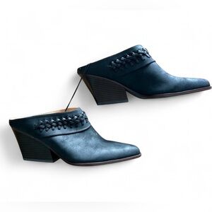 Indigo rd black slide boot